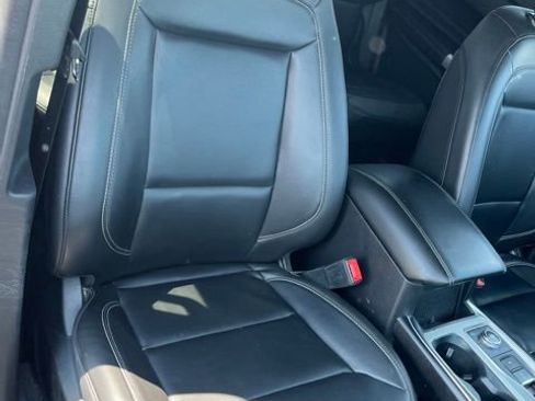 Used 2022 Ford Explorer XLT w/ Equipment Group 202A image 17