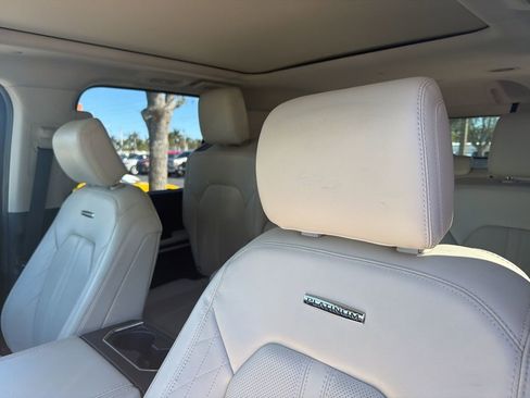 Used 2020 Ford Expedition Platinum image 10