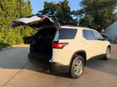 Used 2023 Chevrolet Traverse LT FWD image 33