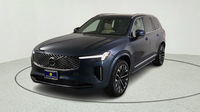 New 2026 Volvo XC90 T8 Plus w/ Protection Package AWD/4WD image 3