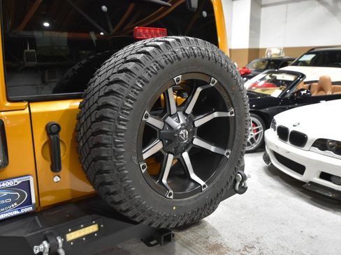 Used 2014 Jeep Wrangler Unlimited Sahara AWD/4WD image 12