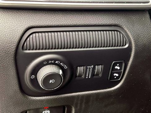 Used 2022 Jeep Wagoneer Series I w/ Convenience Group I AWD/4WD image 23