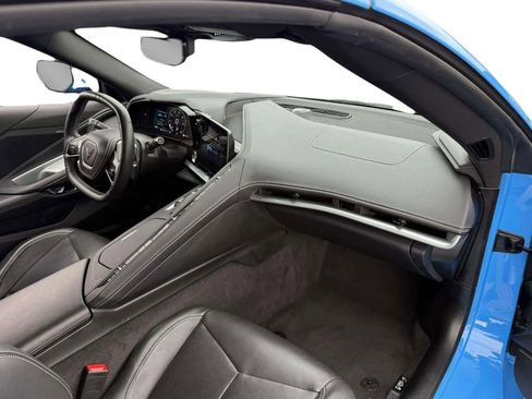 Used 2025 Chevrolet Corvette Stingray Coupe w/ 1LT image 11