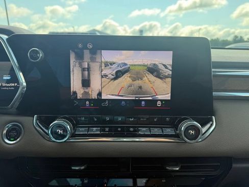 Used 2024 GMC Canyon Denali AWD/4WD image 10