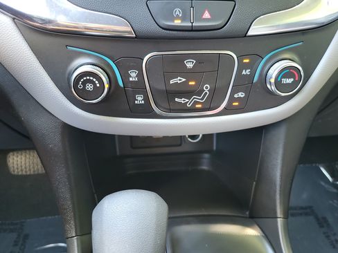 Used 2023 Chevrolet Equinox LS w/ LS Convenience Package FWD image 33