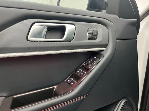 New 2026 Ford Explorer ST-Line w/ ST-Line Street Pack image 18