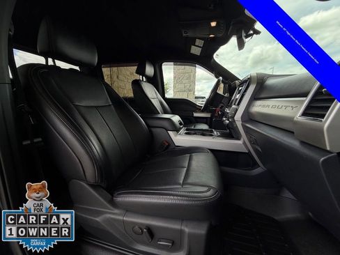Used 2022 Ford F250 Lariat w/ Black Appearance Package AWD/4WD image 27