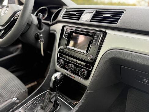 Used 2017 Volkswagen Passat 1.8T S image 24