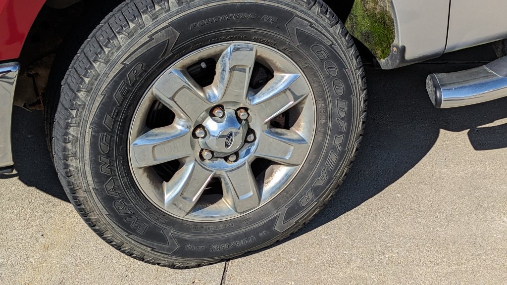 Used 2014 Ford F150 XLT w/ Equipment Group 302A Luxury AWD/4WD image 10