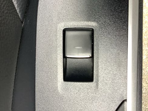 Used 2022 Toyota RAV4 XLE image 25