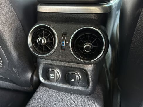 Used 2021 Kia Stinger GT2 RWD image 26