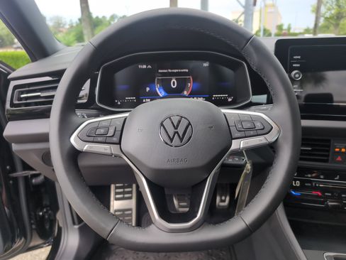 Used 2026 Volkswagen Jetta Sport FWD image 18