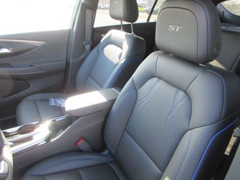 New 2026 Buick Envista Sport Touring w/ Convenience I Package FWD image 13