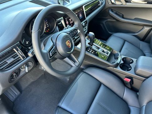 New 2026 Porsche Macan AWD/4WD image 4