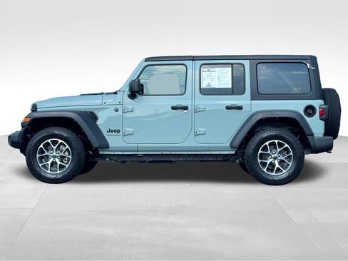 Used 2024 Jeep Wrangler Unlimited Sport AWD/4WD image 4