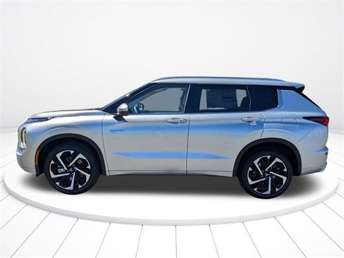 New 2025 Mitsubishi Outlander SEL image 8