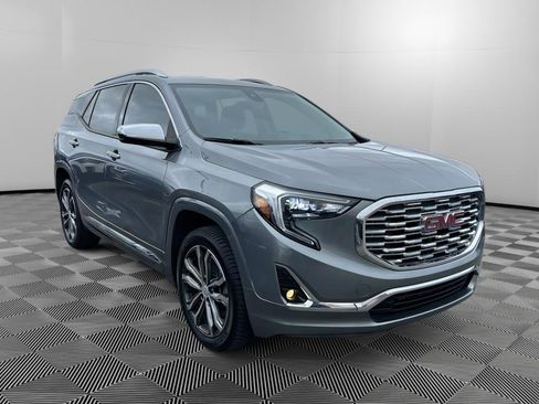 Used 2018 GMC Terrain Denali w/ Comfort Package image 3