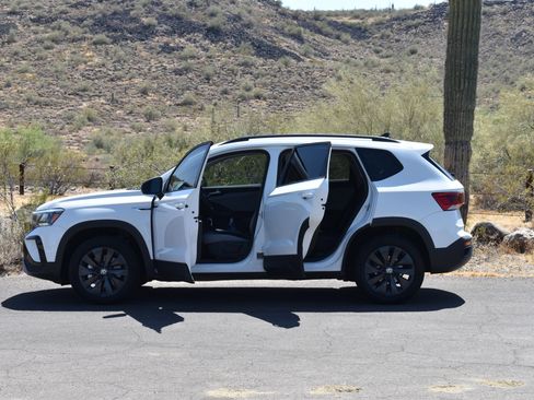 Used 2024 Volkswagen Taos S FWD image 7