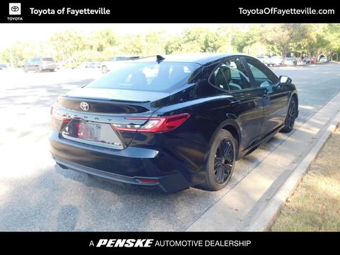 Used 2025 Toyota Camry SE FWD image 3