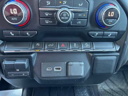 Used 2019 Chevrolet Silverado 1500 RST AWD/4WD image 4