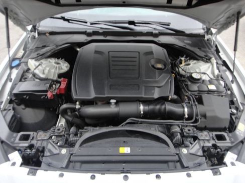 Used 2018 Jaguar XE Premium AWD/4WD image 18
