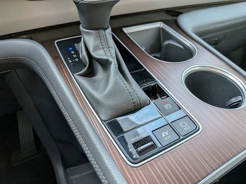 Used 2023 Toyota Sienna XLE image 24