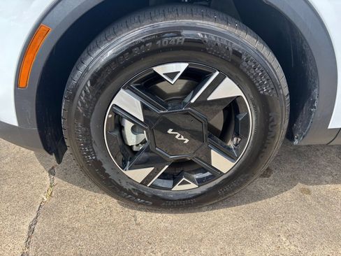 Used 2026 Kia Sportage LX FWD image 29