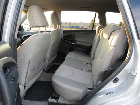 Used 2009 Toyota RAV4 2WD image 21