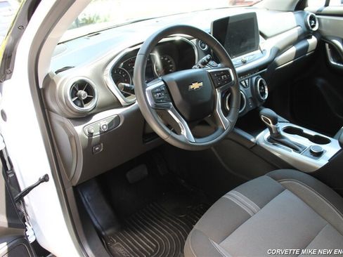 Used 2023 Chevrolet Blazer LT AWD/4WD image 13