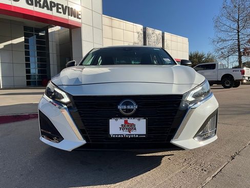 Used 2025 Nissan Altima 2.5 SV image 4