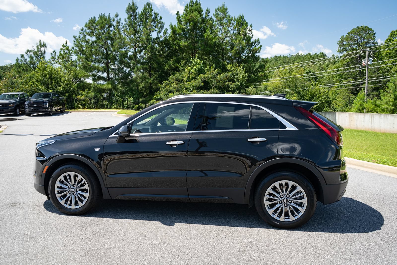 Used 2025 Cadillac XT4 Premium Luxury FWD image 7