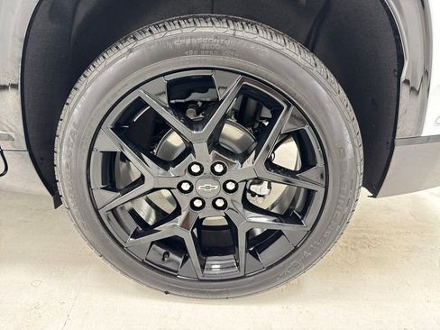 New 2026 Chevrolet Traverse RS image 7