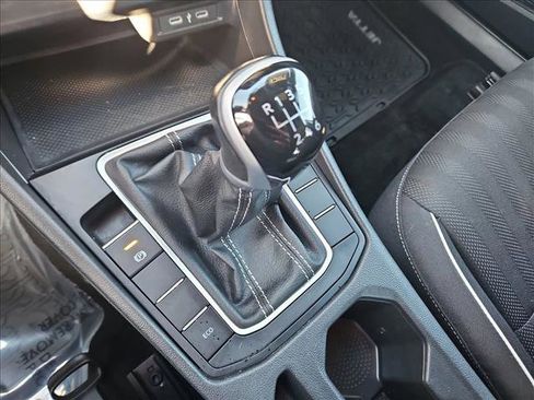 Used 2024 Volkswagen Jetta Sport image 9