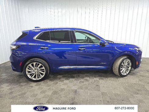 Used 2024 Buick Envision Avenir AWD/4WD image 2