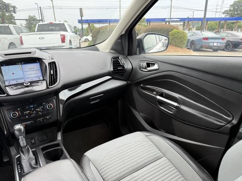 Used 2018 Ford Escape SE w/ SE Sport Appearance Package FWD image 20