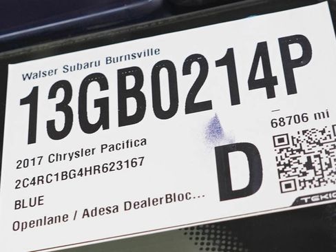 Used 2017 Chrysler Pacifica Touring-L FWD image 29