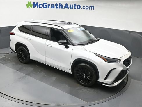 Used 2023 Toyota Highlander XSE AWD/4WD image 3