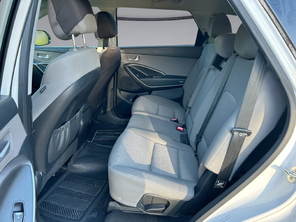 Used 2017 Hyundai Santa Fe SE FWD image 28