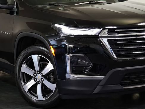 Used 2023 Chevrolet Traverse LT w/ LT Premium Package FWD image 8
