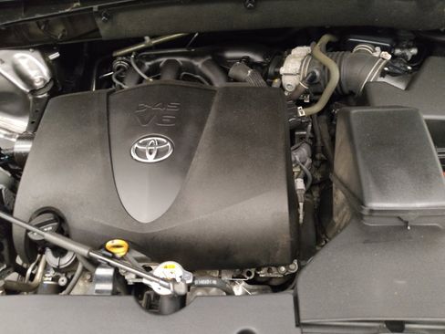 Used 2018 Toyota Highlander Limited image 30