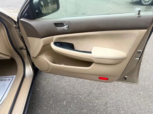 Used 2007 Honda Accord VP image 19