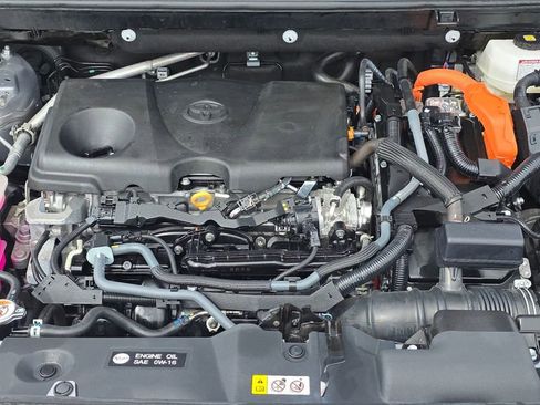 Used 2025 Toyota RAV4 XLE AWD/4WD image 11