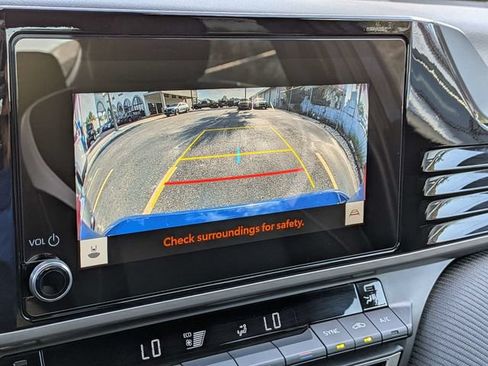 Used 2025 Toyota Camry SE w/ Convenience Package FWD image 18