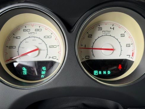 Used 2014 Dodge Challenger SXT Plus image 26