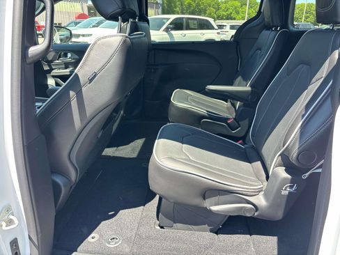 New 2027 Chrysler Pacifica Limited w/ S Appearance Package AWD/4WD image 7