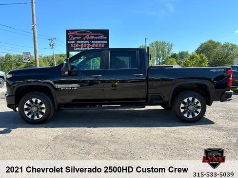 Used 2021 Chevrolet Silverado 2500 Custom w/ Custom Convenience Package AWD/4WD image 2