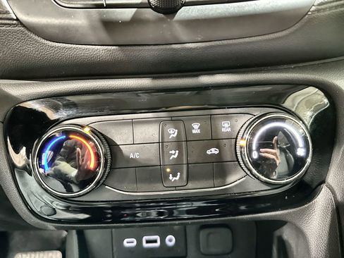 Used 2023 Buick Encore GX Preferred image 17