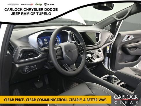 New 2026 Chrysler Pacifica Limited w/ Uconnect Theater Family Group image 10