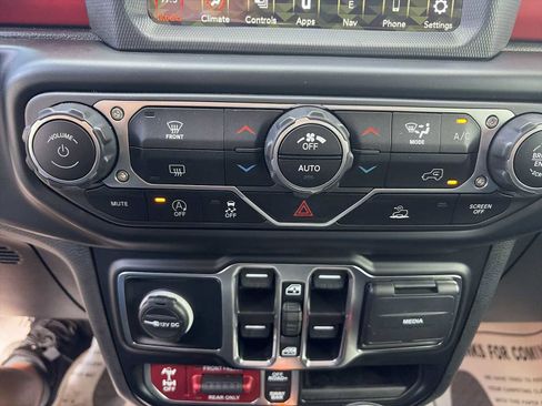 Used 2023 Jeep Gladiator Rubicon w/ Trailer Tow Package AWD/4WD image 16
