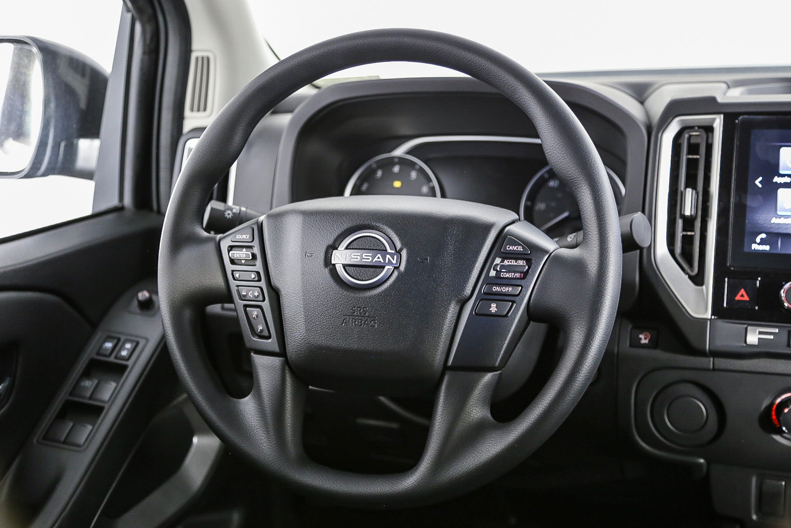Used 2025 Nissan Frontier SV RWD image 17